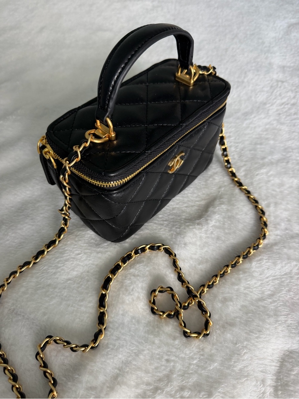 Black vanity bag with mirror. Chain Crossbody and handle